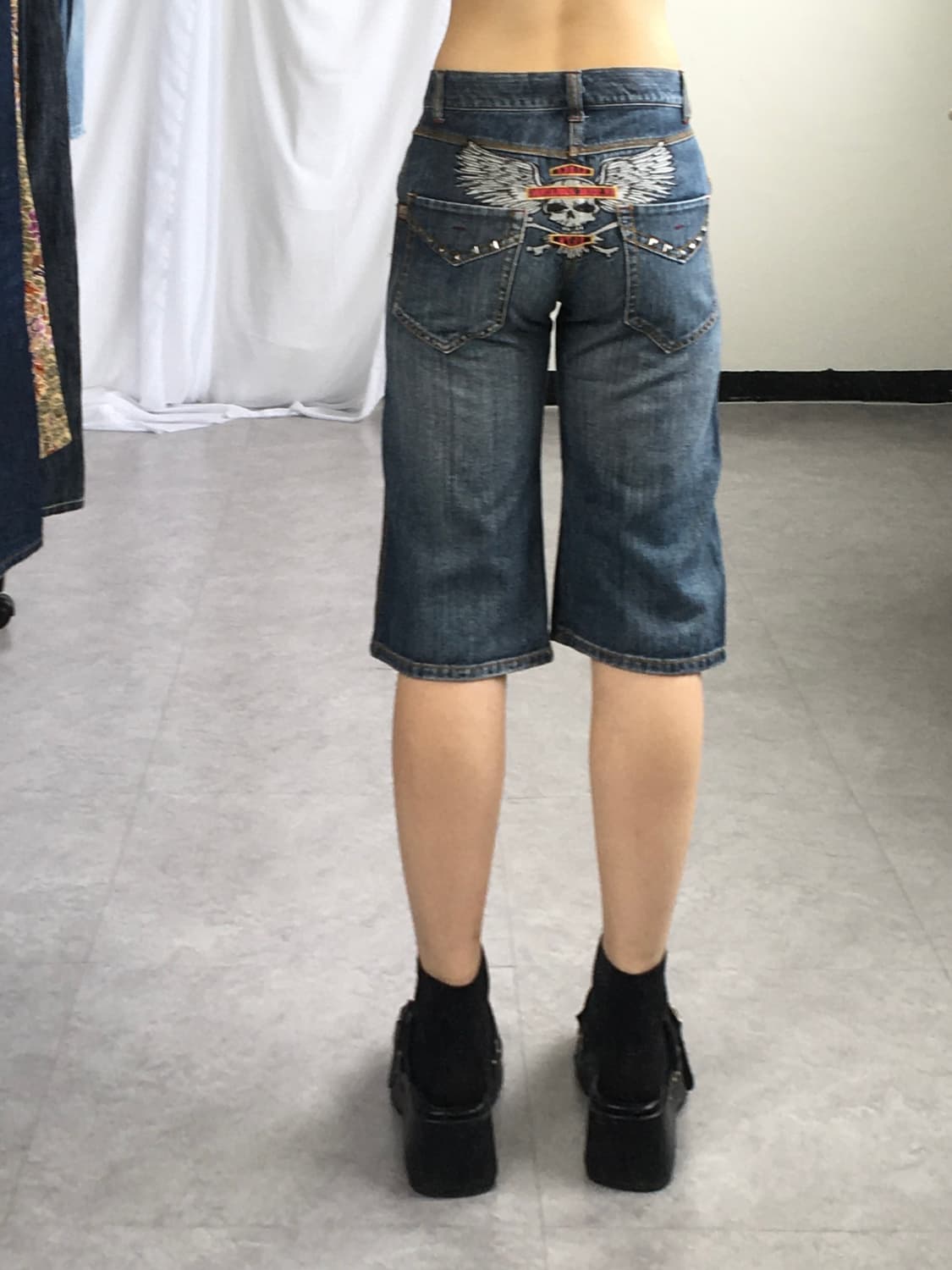 Back skull needle work denim half pants 상품이미지6