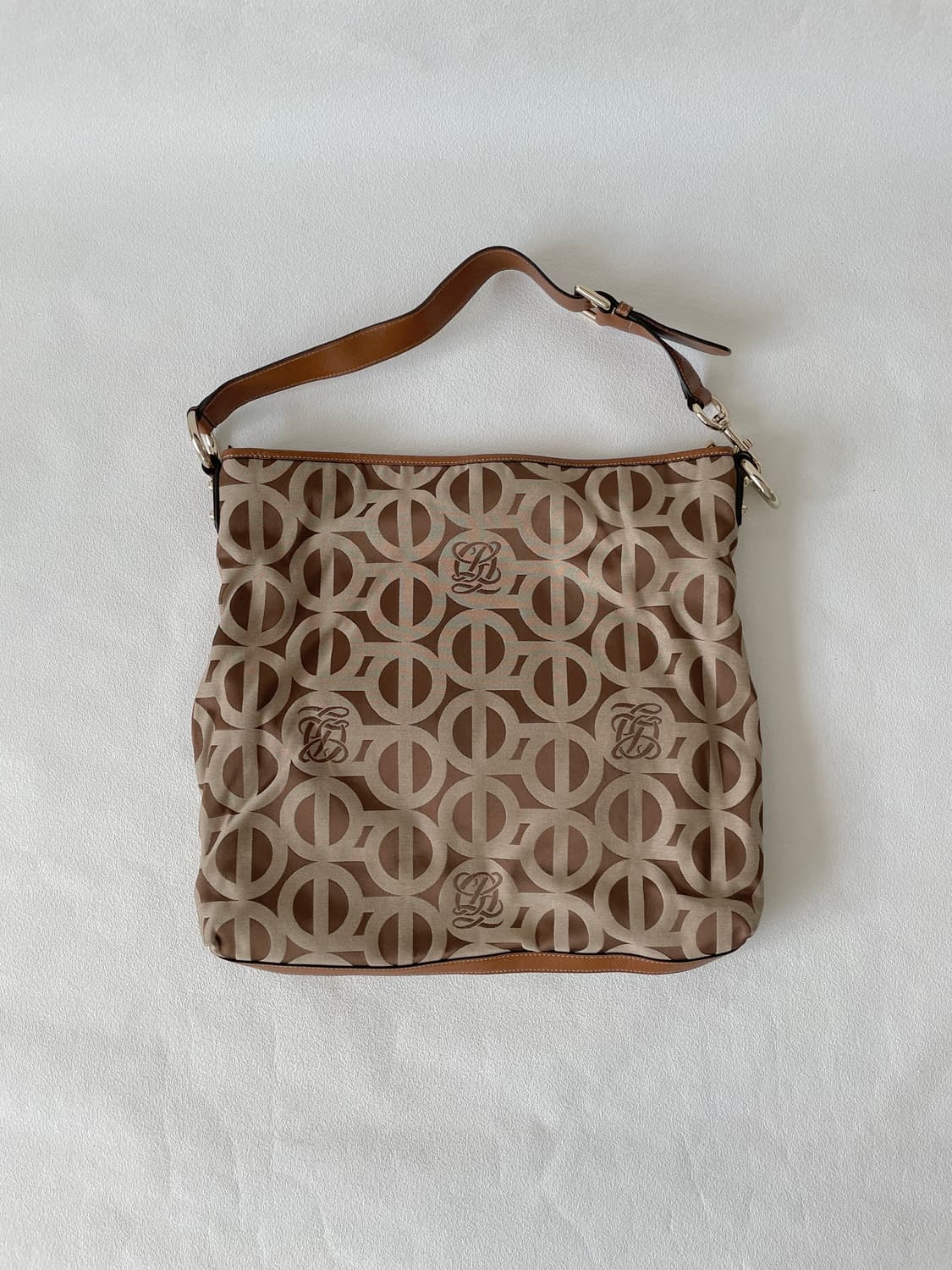 루이까또즈(Louisquatorze) 모노그램 숄더백 상품이미지4