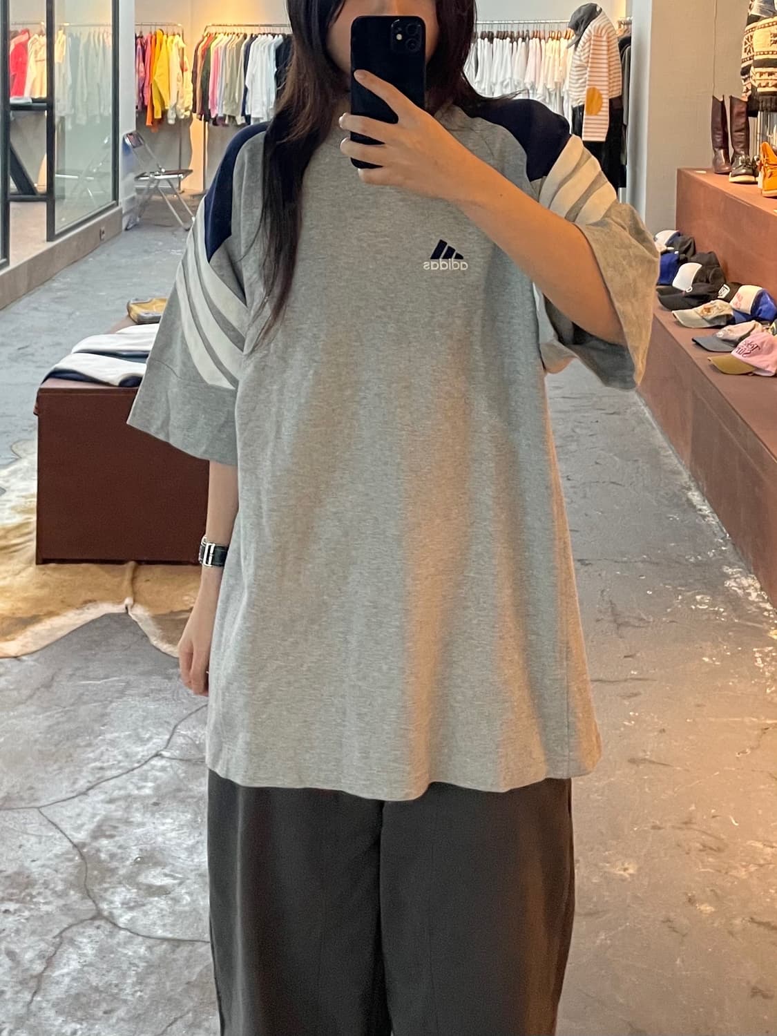 어디다스 올드스쿨 반팔 H418 상품이미지1
