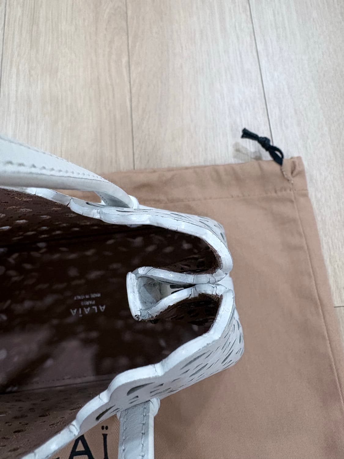 알라이아 미나 16 화이트 상품이미지6