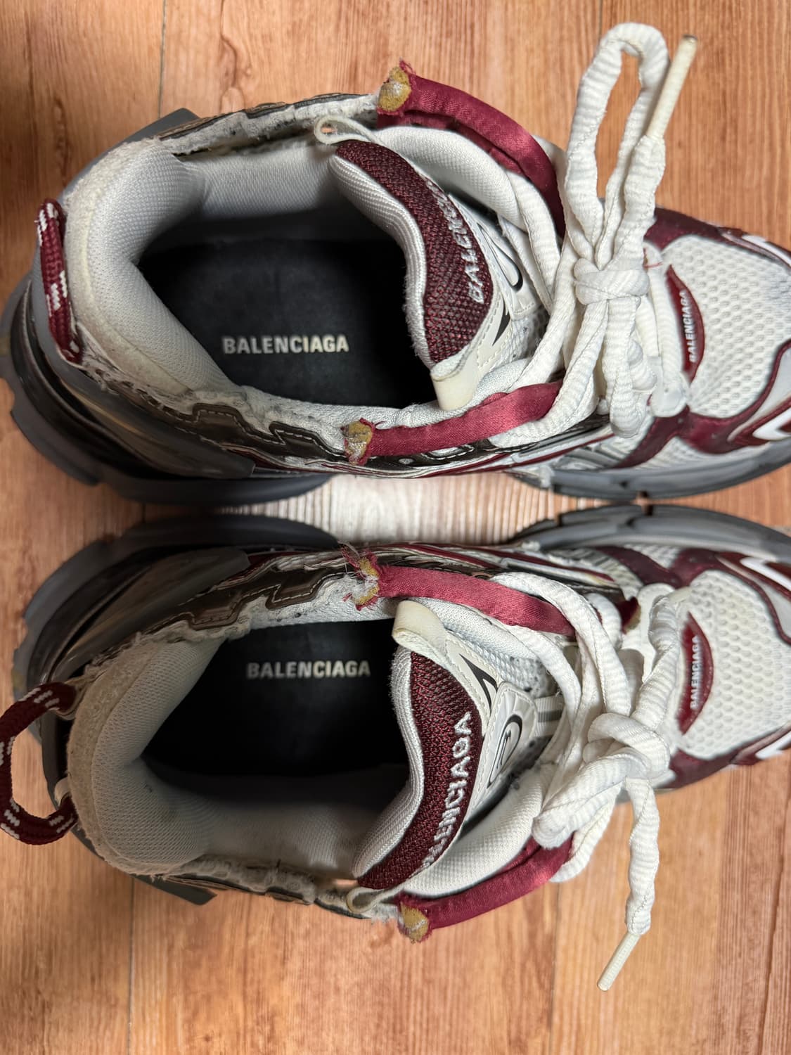 발렌시아가 뉴러너 버건디 41 상품이미지5