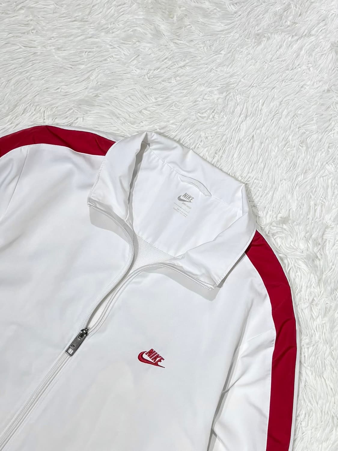 나이키 화이트 스우시 바람막이 상품이미지5