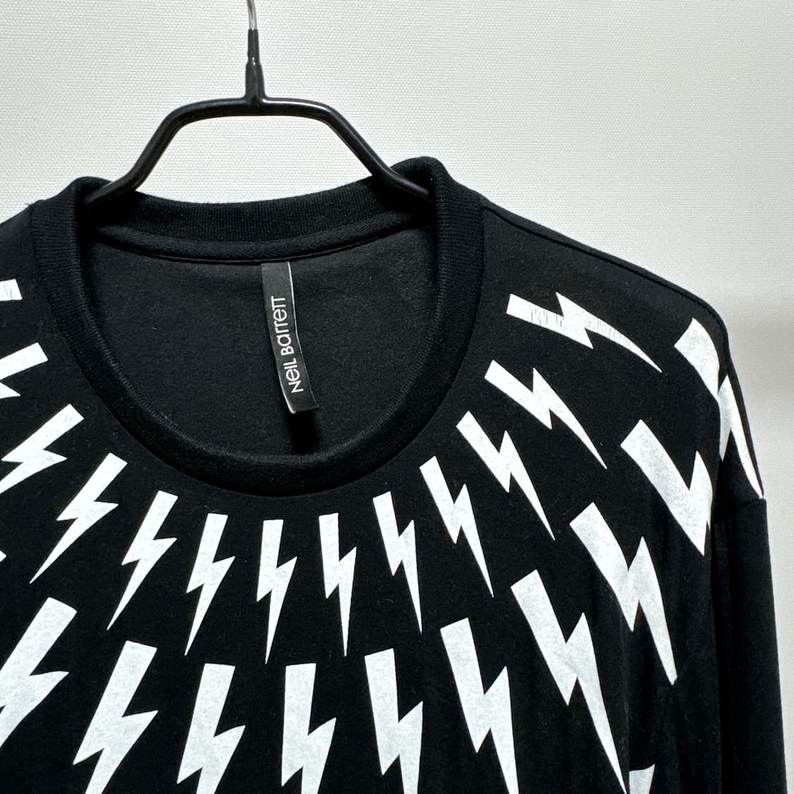 [L] 닐바렛 썬더 라이트닝 네오프렌 스트레이트 봄버 맨투맨 상품이미지2