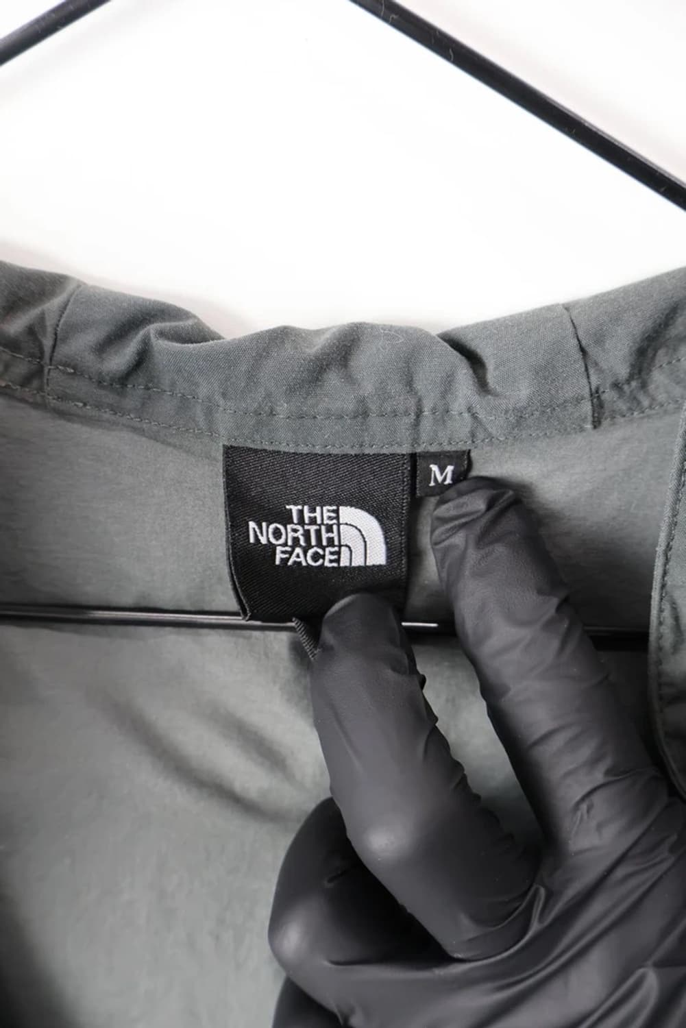 The North Face Gray Hood Windbreaker 상품이미지7