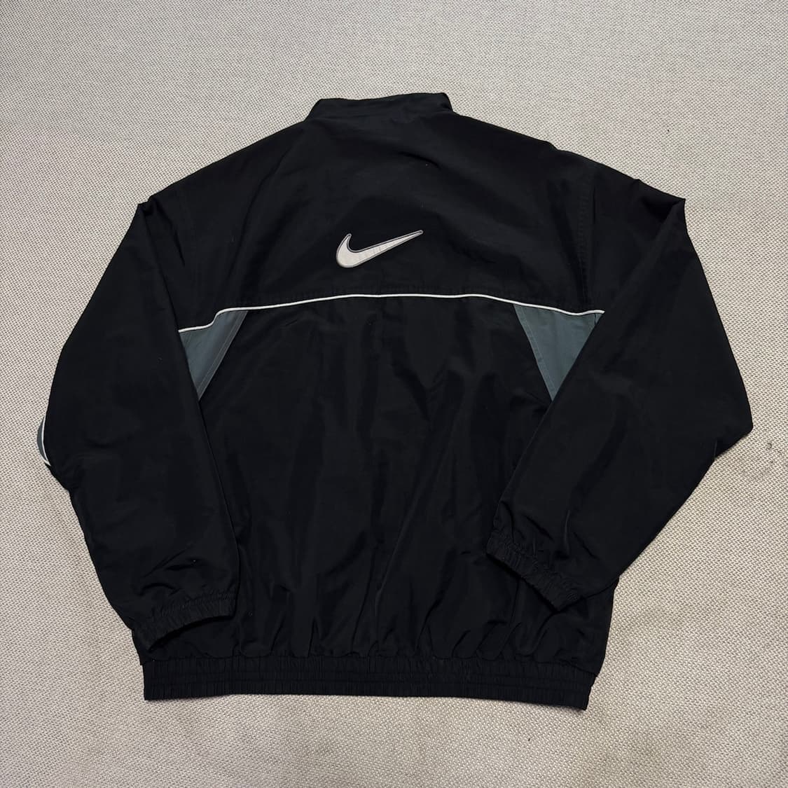 나이키 올드스쿨 빅스우시 바람막이 상품이미지2