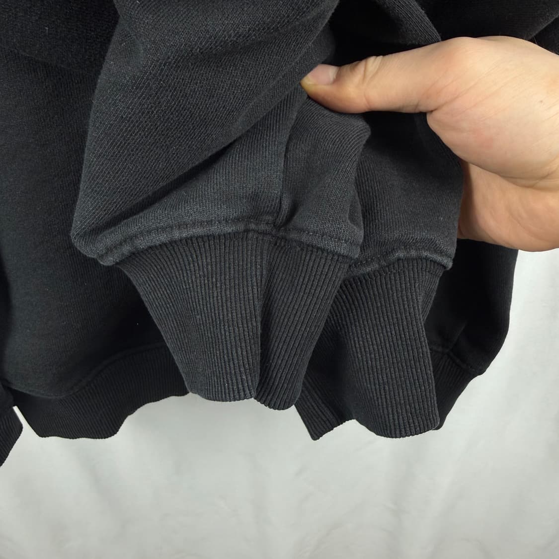 (M) 예스아이씨 빅로고 후드 티 블랙 상품이미지4