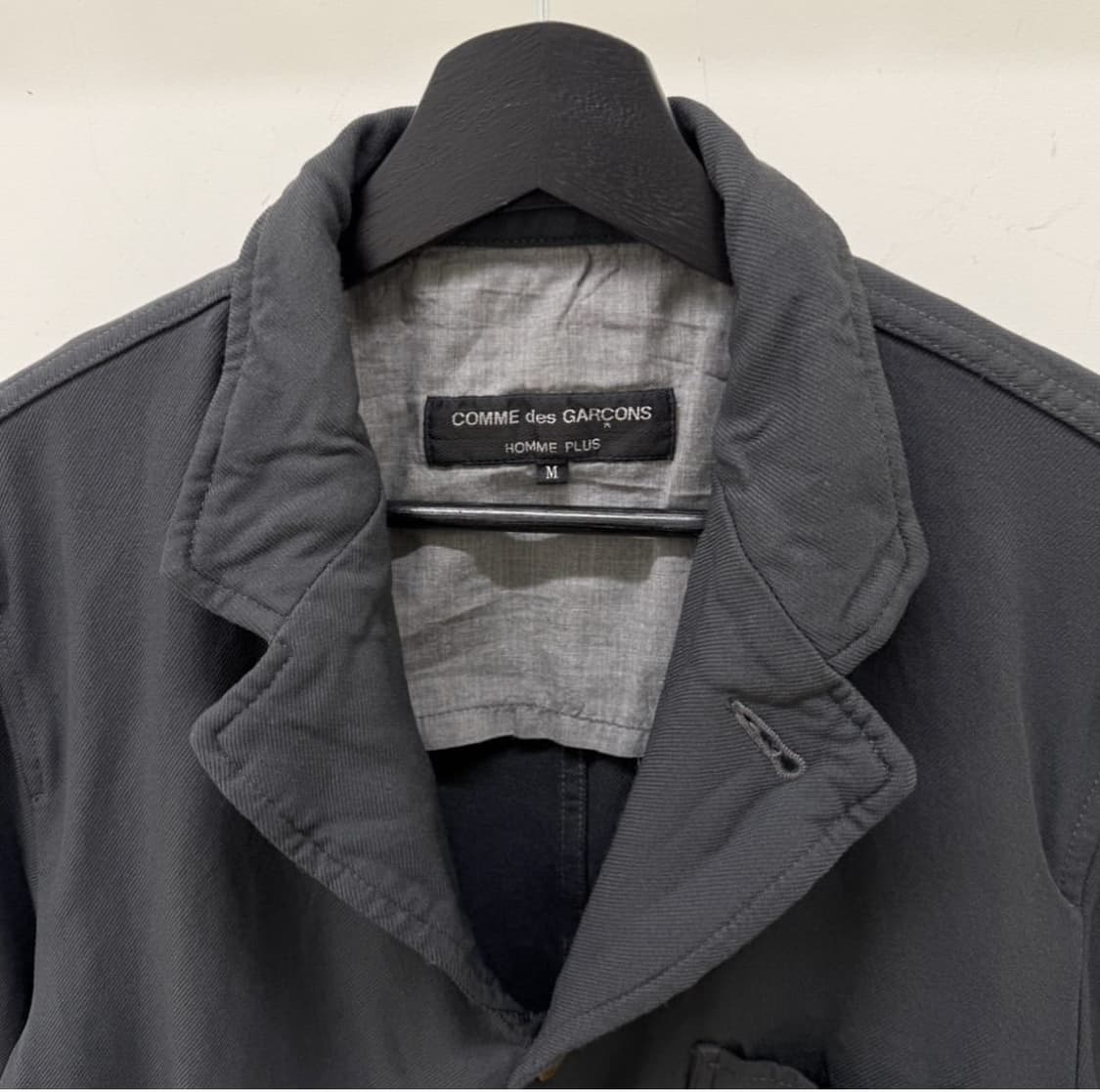 꼼데가르송 옴므플러스 축융 폴리 하이넥 자켓 상품이미지4