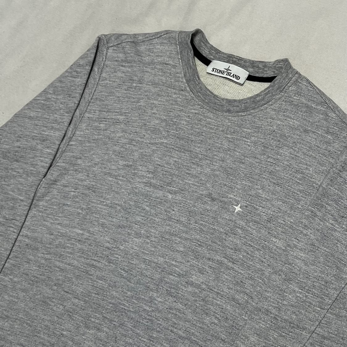 스톤아일랜드 로고자수 맨투맨 상품이미지1