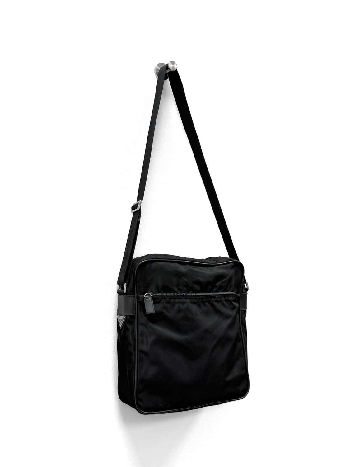 프라다 나일론 사이드 로고 크로스백 상품이미지4