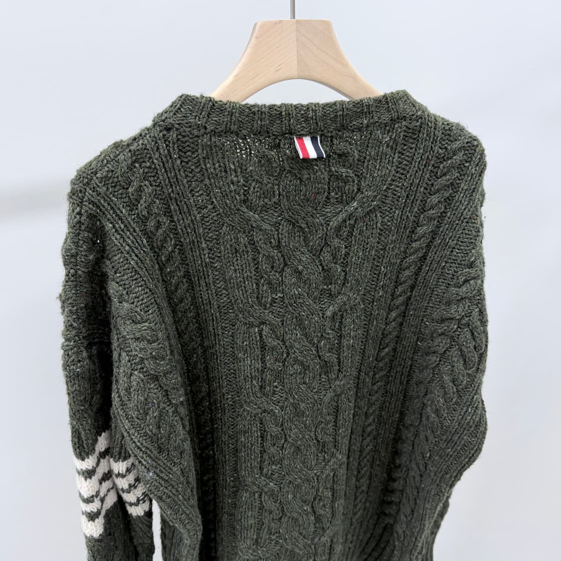 [S급/5] 톰브라운 사선완장 아란케이블 니트 스웨터 카키 상품이미지6