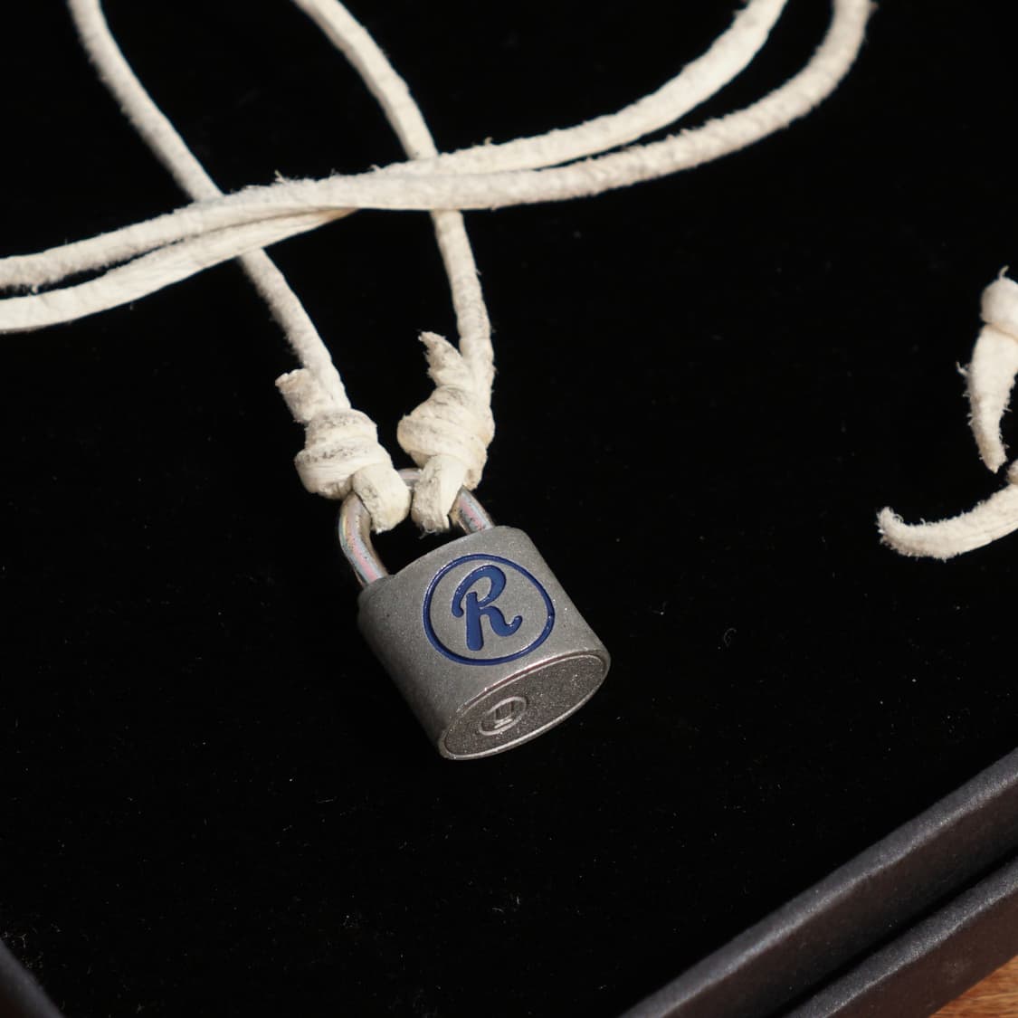 언더커버 16AW 자물쇠 목걸이 상품이미지1