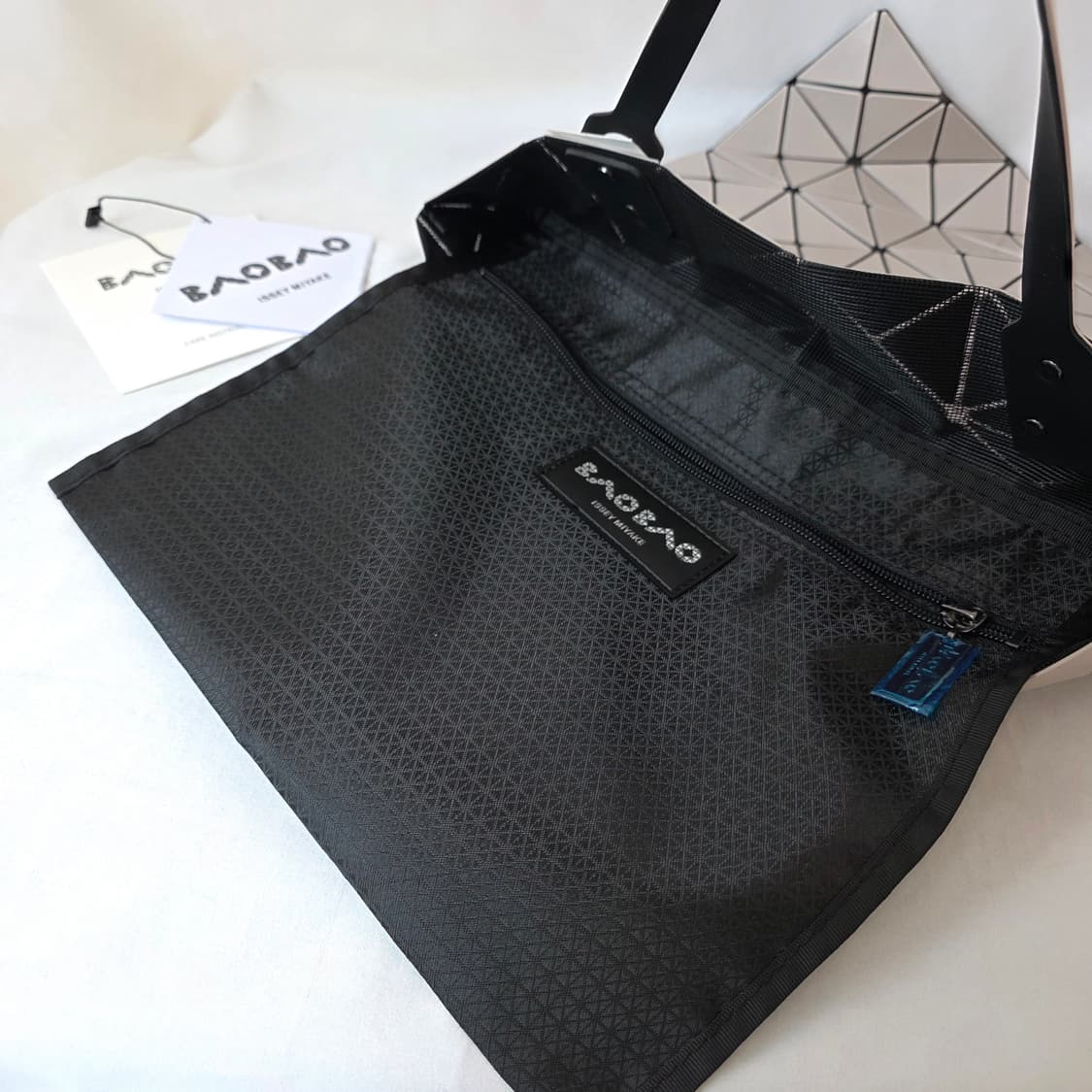 거의새거) 정품 이세이 미야케 루센트 토트백 베이지 상품이미지4