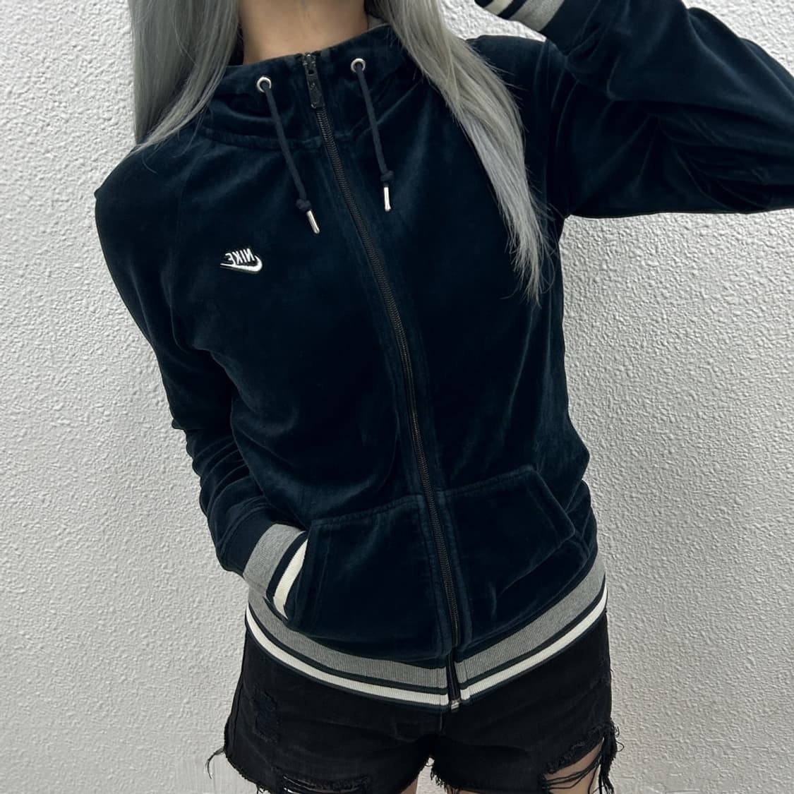 나이키 미니로고 네이비 벨벳 후드집업 L 상품이미지2