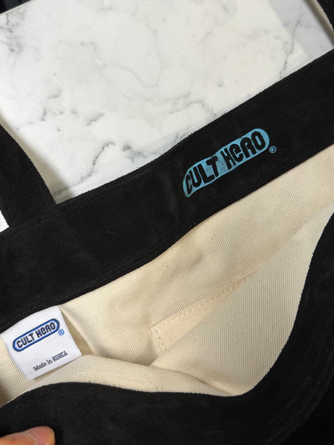 컬트히어로 스웨이드 백 블랙 상품이미지2