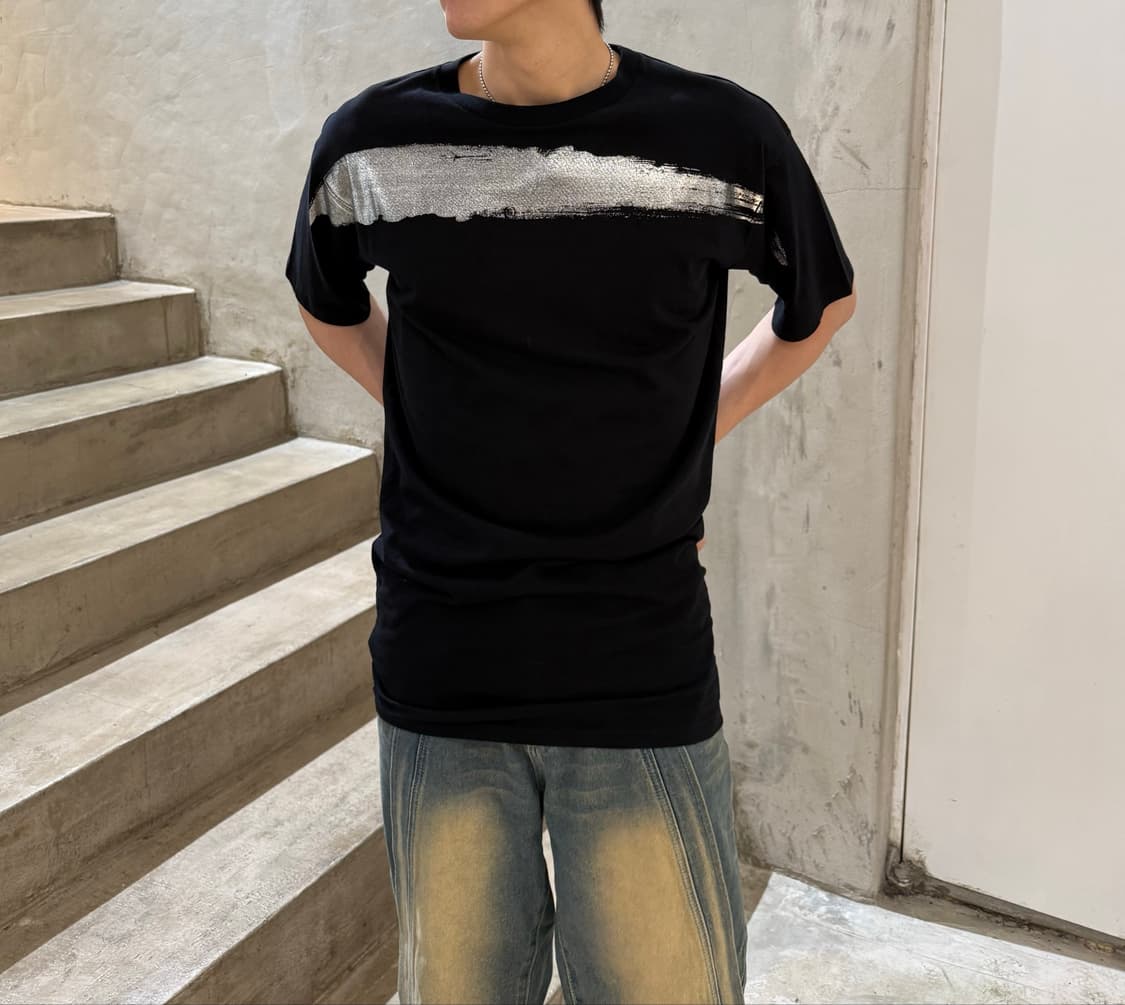 MM6 메종 마르지엘라 볼드 실버 브러쉬 페인팅 아방가르드 티셔츠 상품이미지1