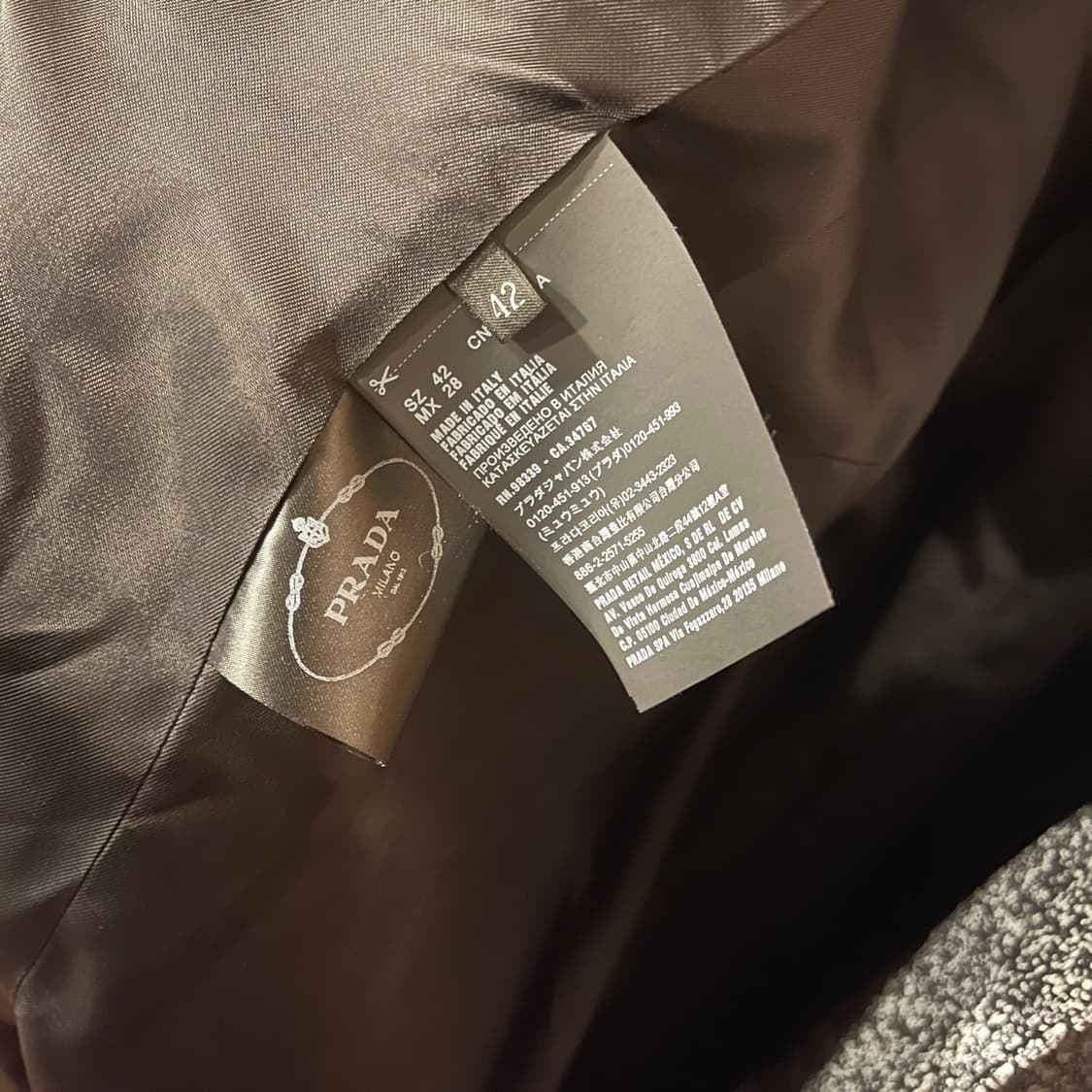 프라다 멀티 트위드 코트 판매 합니다. 상품이미지7