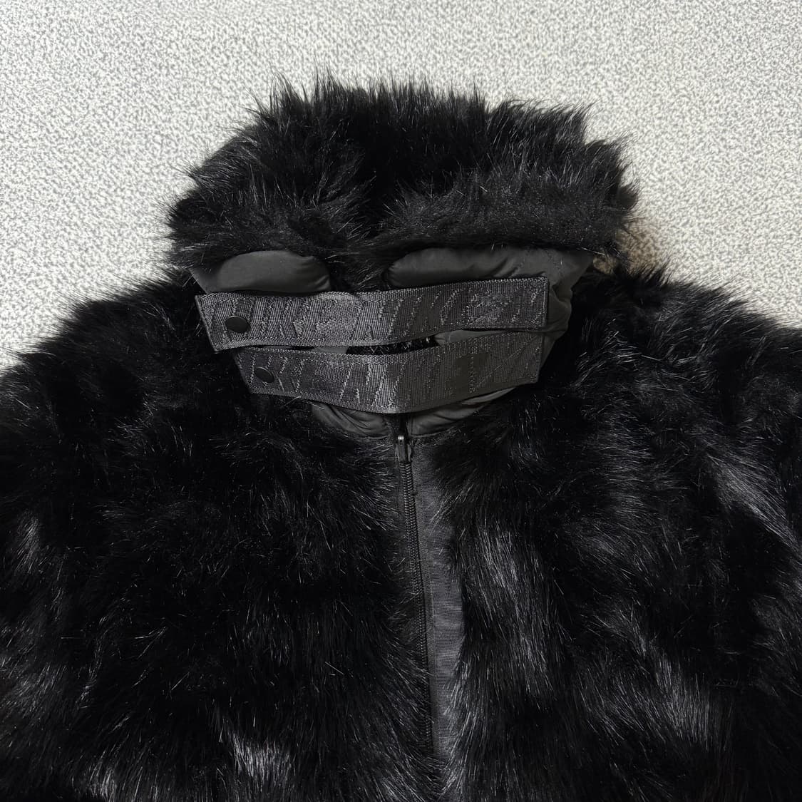 [크림가 118만원] 나이키 x 엠부쉬 리버시블 퍼자켓 L 상품이미지5