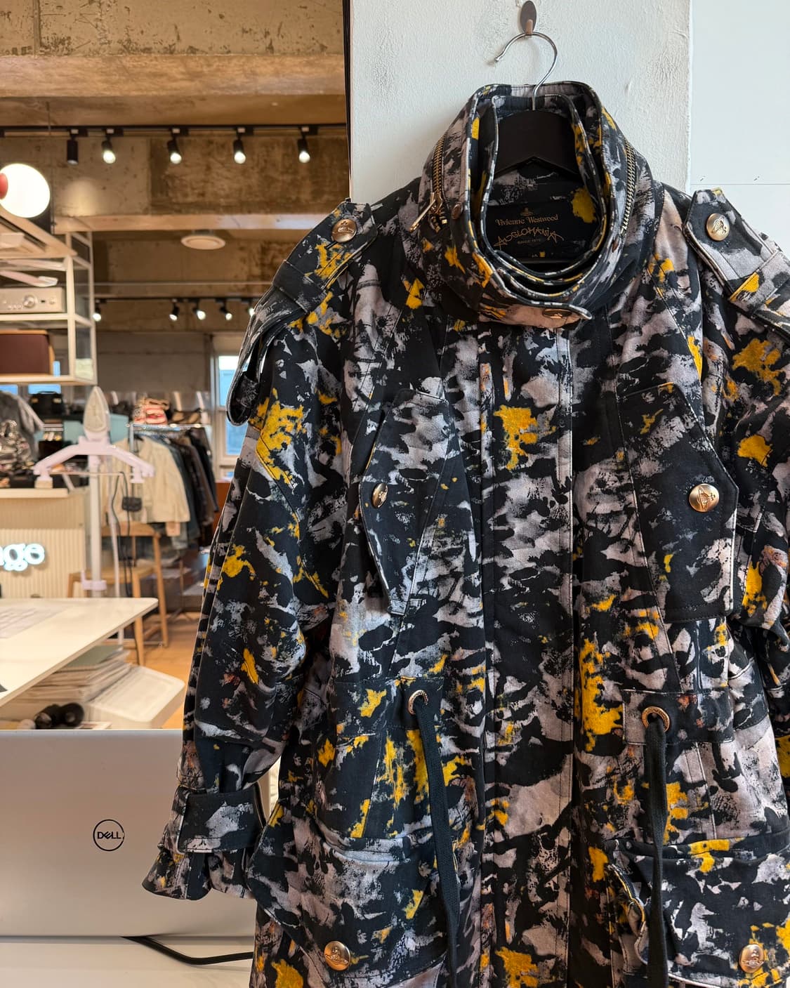 비비안 웨스트우드 블랙 옐로우 페인팅 프린팅 자켓  상품이미지4
