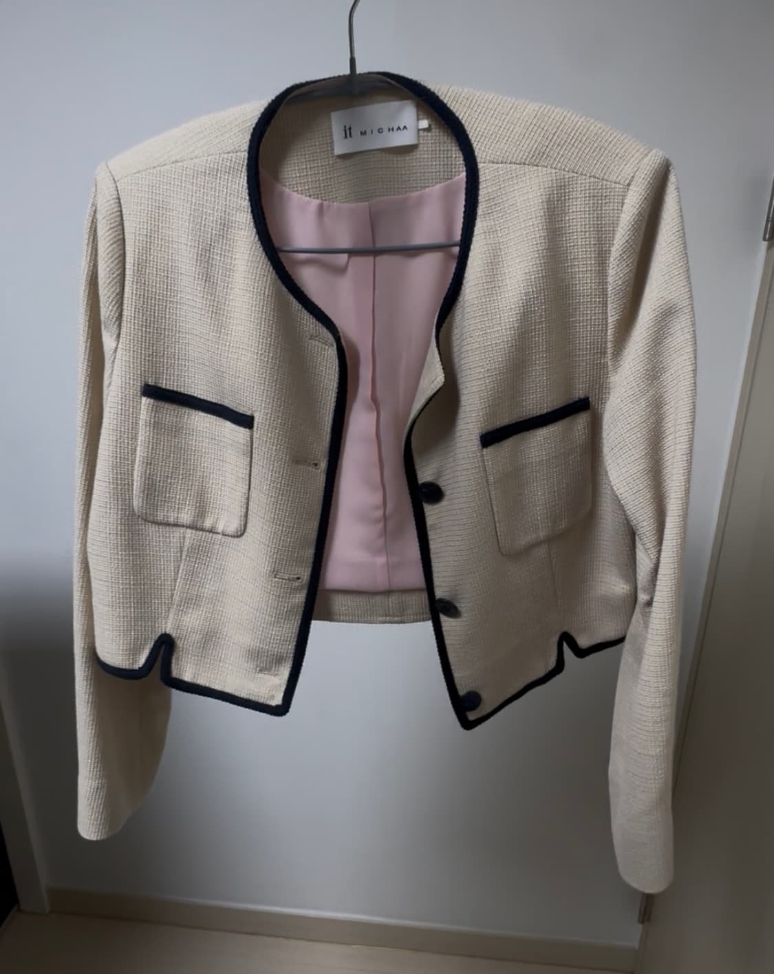 배색 라인 포인트 노카라 크롭 자켓 55 상품이미지1