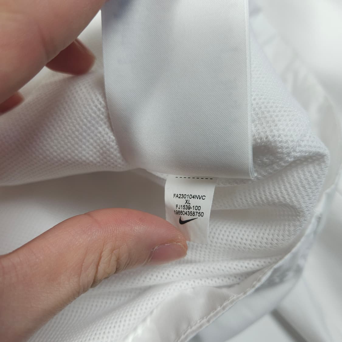 나이키 바르셀로나 화이트 바람막이  상품이미지6