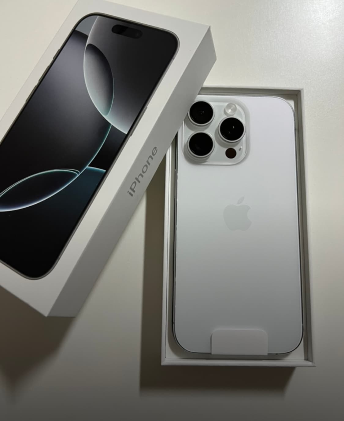 아이폰16프로 상품이미지1