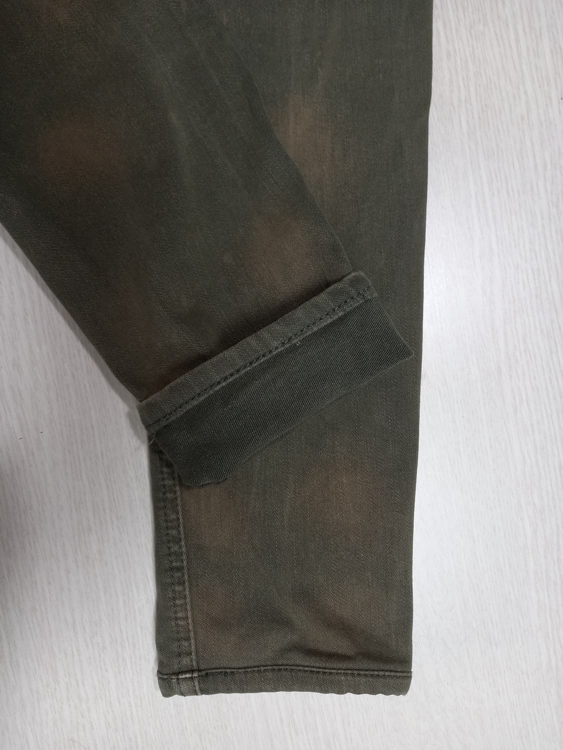 25 GUESS Berverly Ankle 스판스키니 카키 25-304 상품이미지6