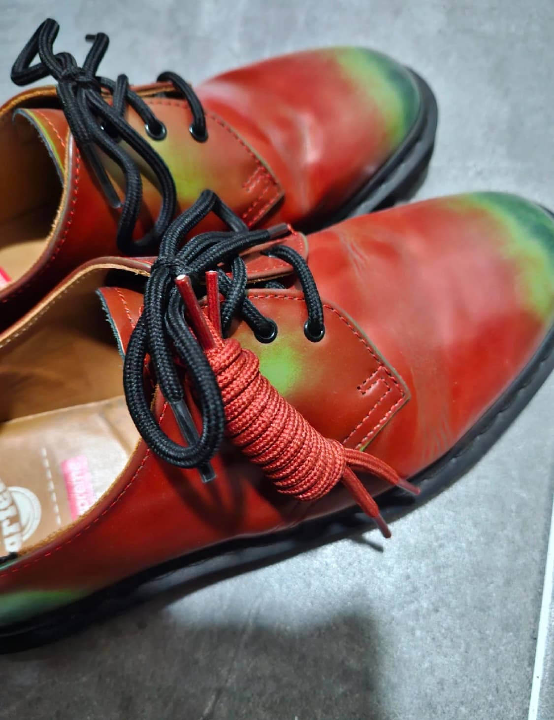 슈프림 닥터마틴 상품이미지1