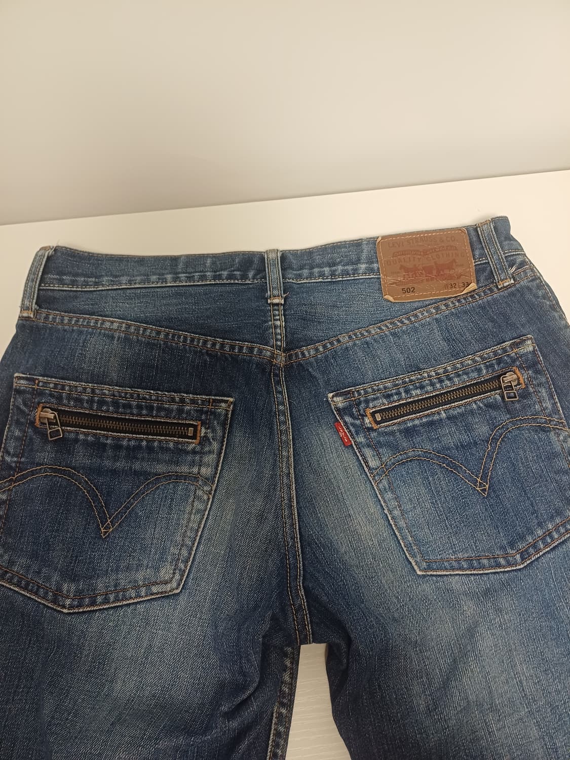 [Levi's] 리바이스 502 스트레이트- 레어 지퍼 포켓 디테일 데님 상품이미지5