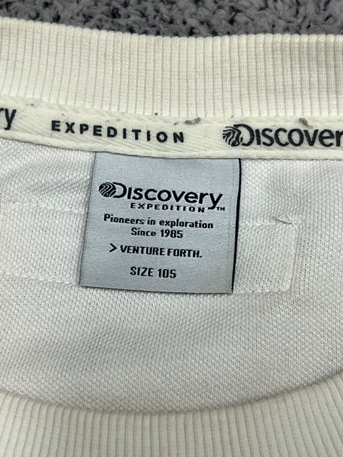 (105) 디스커버리 맨투맨 아이보리 상품이미지5