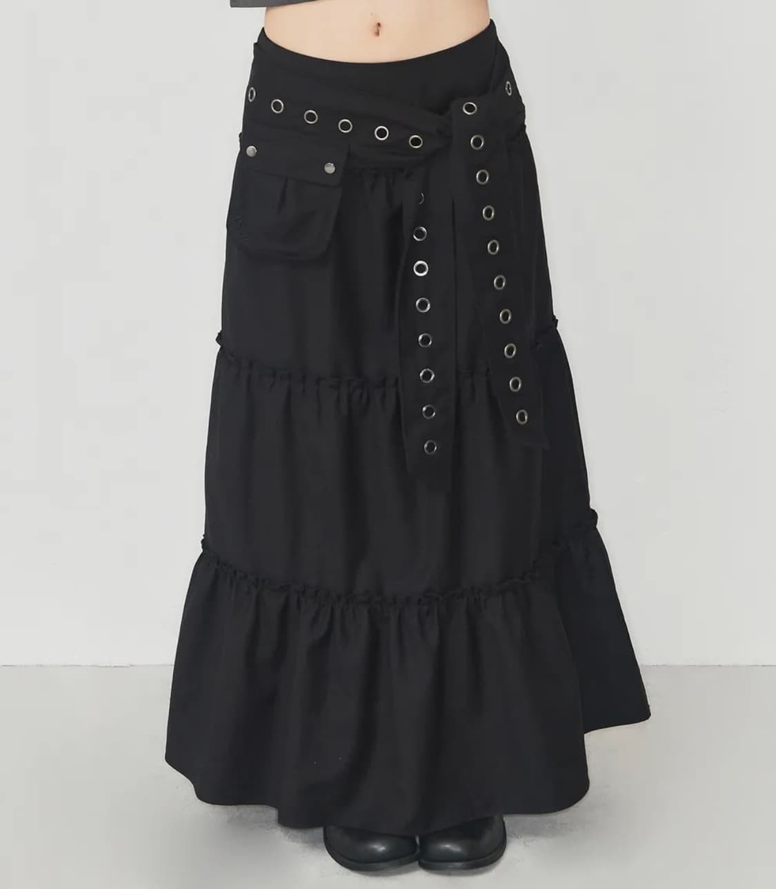 (애즈유아) 포켓 프릴 롱 스커트 블랙 상품이미지1