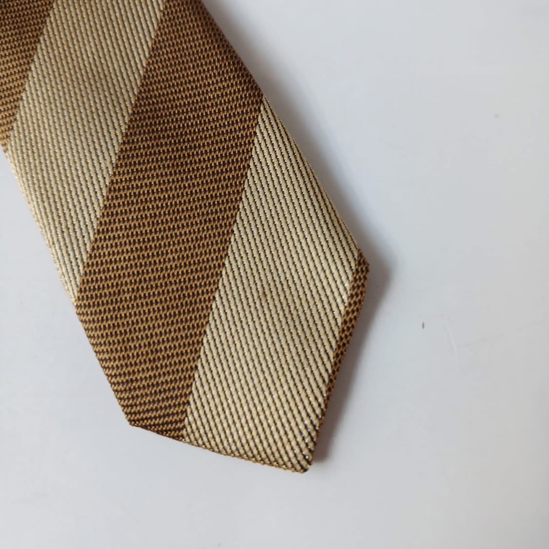 입생로랑 실크레지멘탈 스트라이프 넥타이 9.6cm A등급 A19803
 상품이미지8