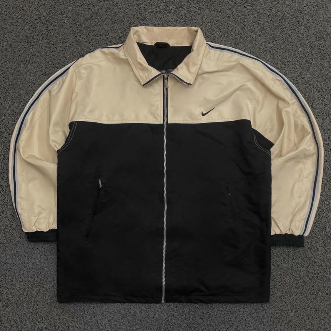 Nike 90,s  나이키 백 자수 스우시 베이지 블랙 상품이미지1