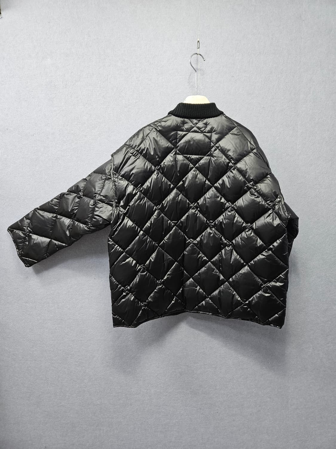 탑드레싱 브이넥 퀄팅 누빔 다운 패딩 상품이미지7