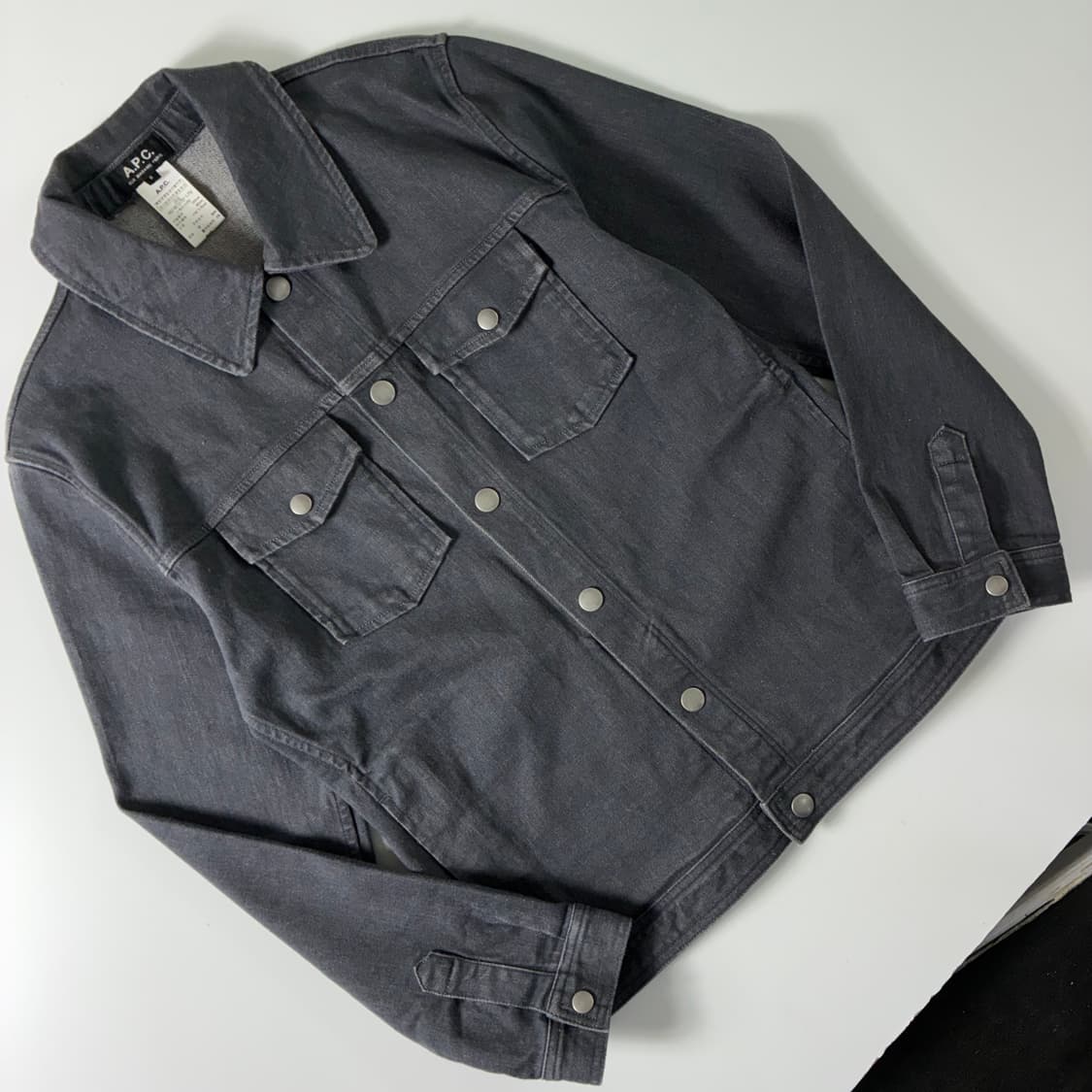 A.P.C  아페쎄 차콜 워시드 데님 트러커 자켓  상품이미지2