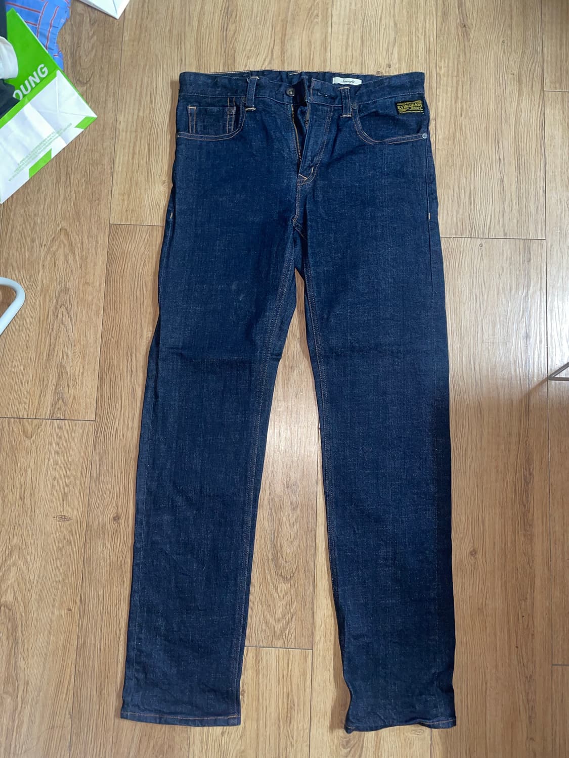 EVISU NO.5 유니언잭 페인트 데님 / 허리30 / 실착2회 상품이미지2