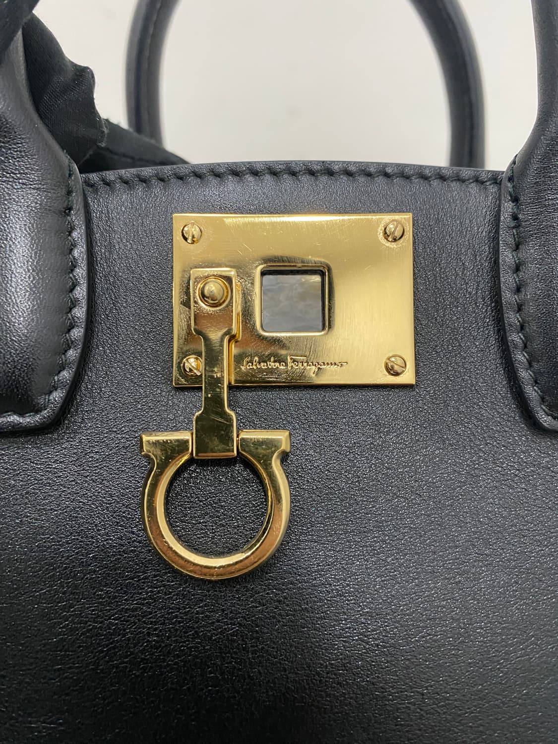 페라가모 스몰 스튜디오백 블랙 상품이미지5