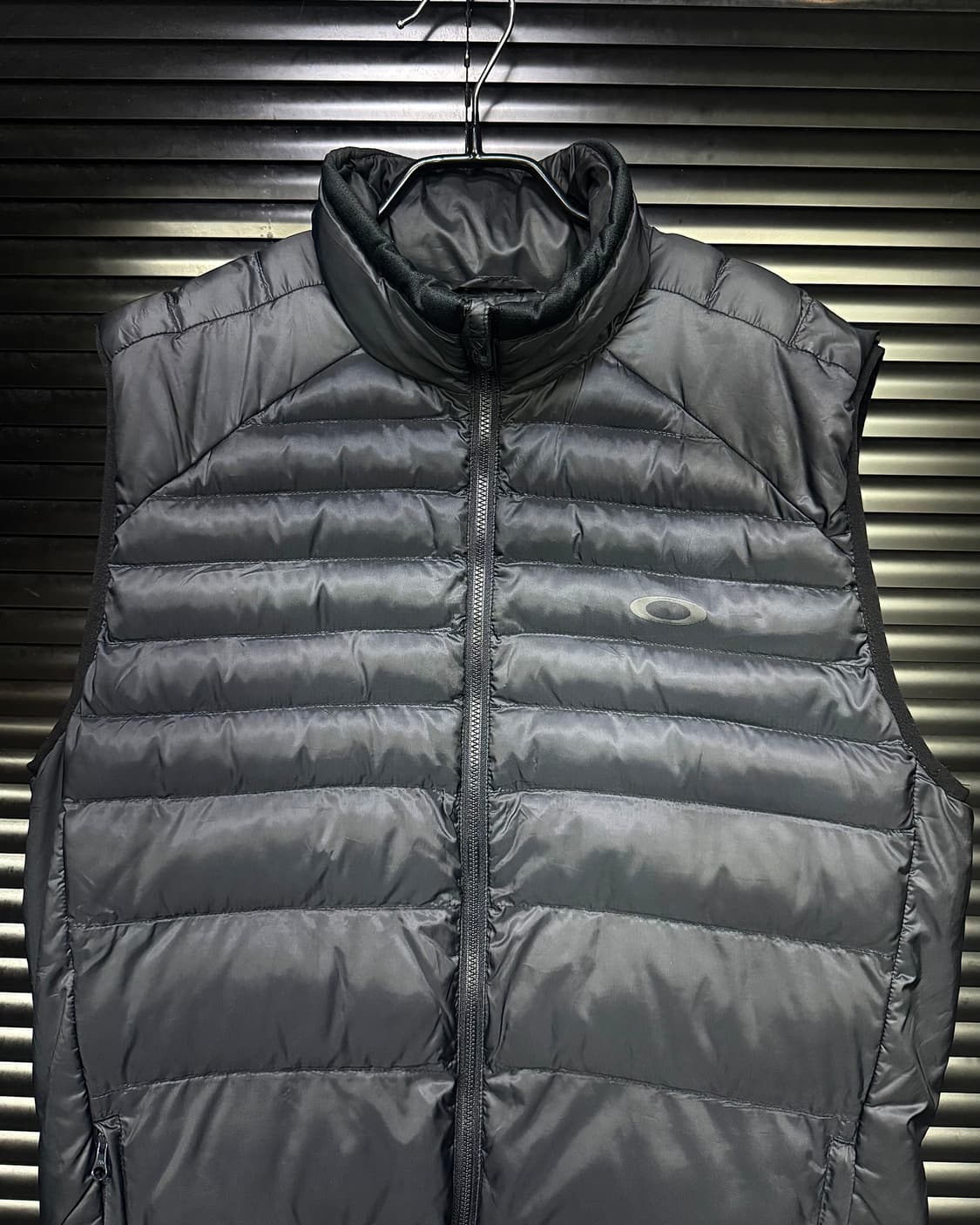 오클리 경량 패딩 조끼 베스트 집업 고프코어 런닝 S 하이넥 카라 블랙 상품이미지3