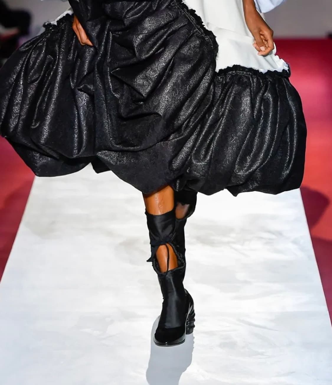 꼼데가르송 드레이프 힐 레더 펌프스 상품이미지8