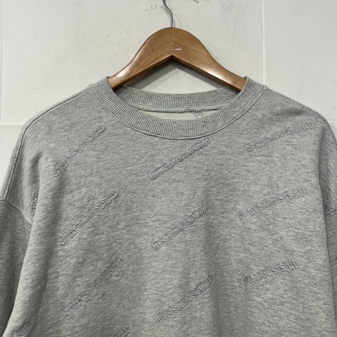 디스이즈네버댓 맨투맨 상품이미지2