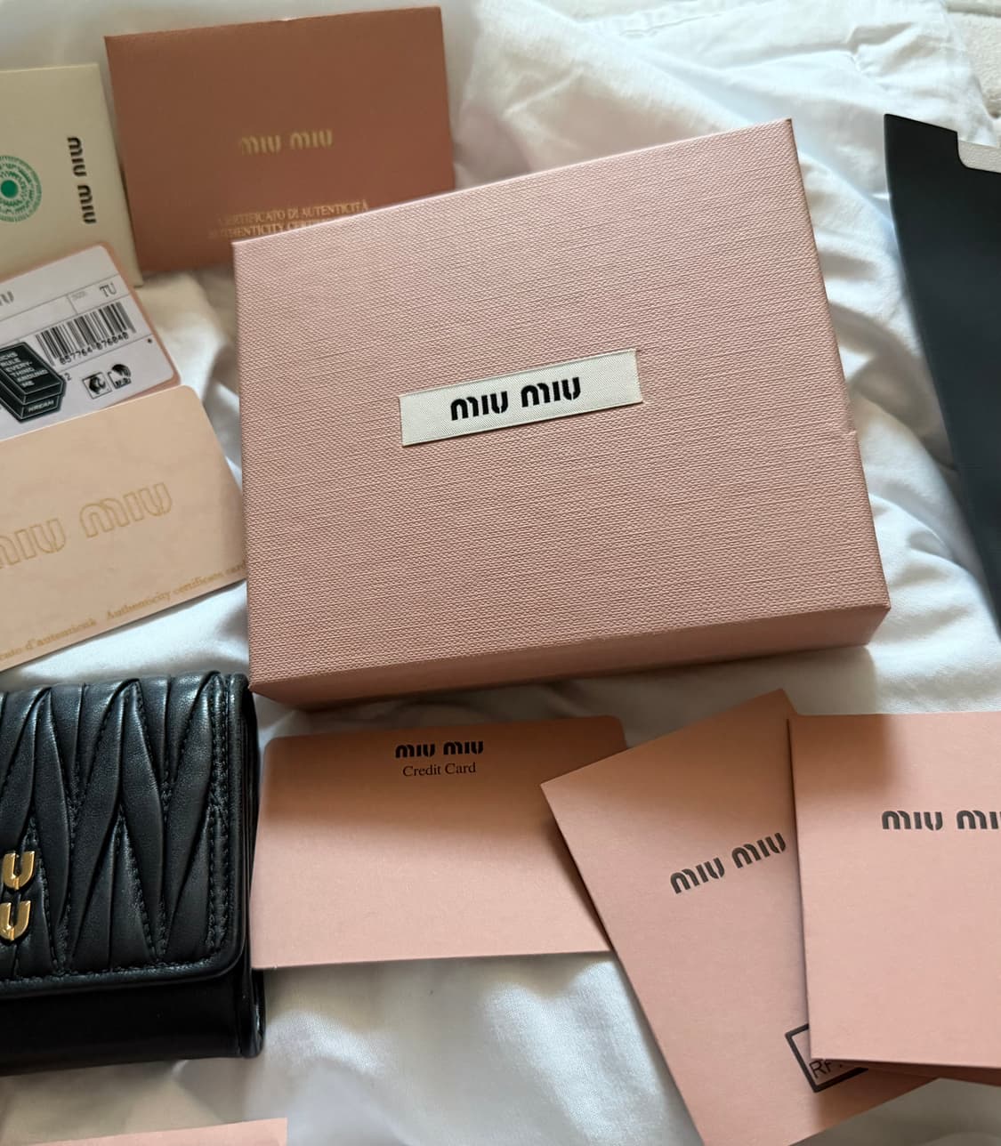 (풀박스) 미우미우 마테라쎄 나파 레더 카드 홀더 블랙 상품이미지4