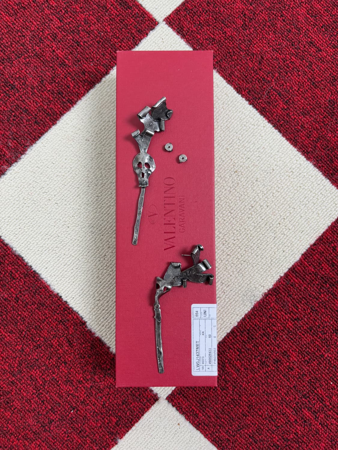 Valentino Burnished Metal Drop Earring 상품이미지1
