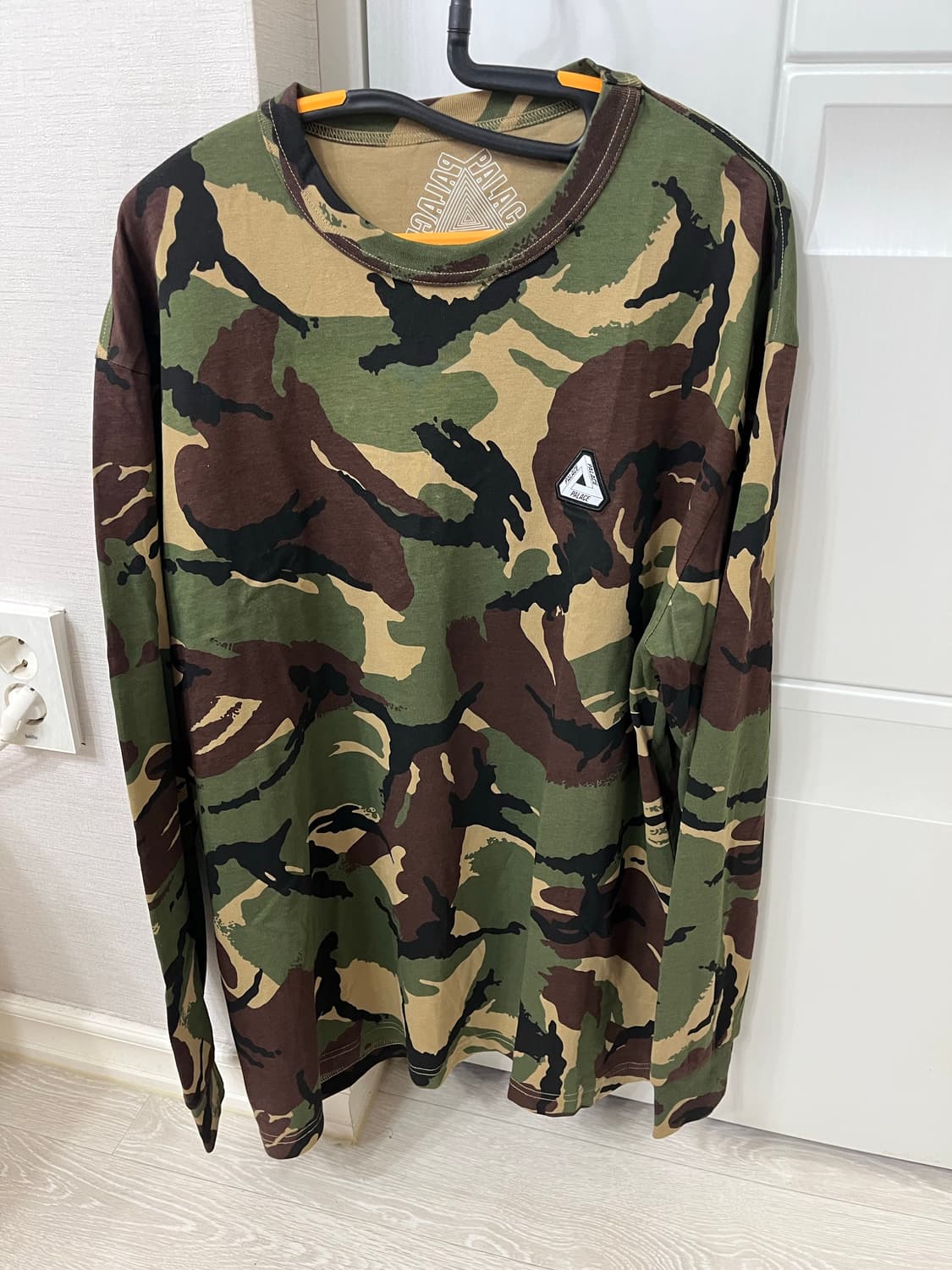 팔라스 카모 롱슬리브 23FW 상품이미지1