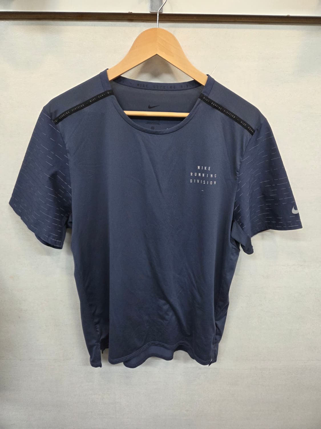 나이키 드라이핏 디비전 라이즈 365 러닝 기능성 반팔 xl 상품이미지1