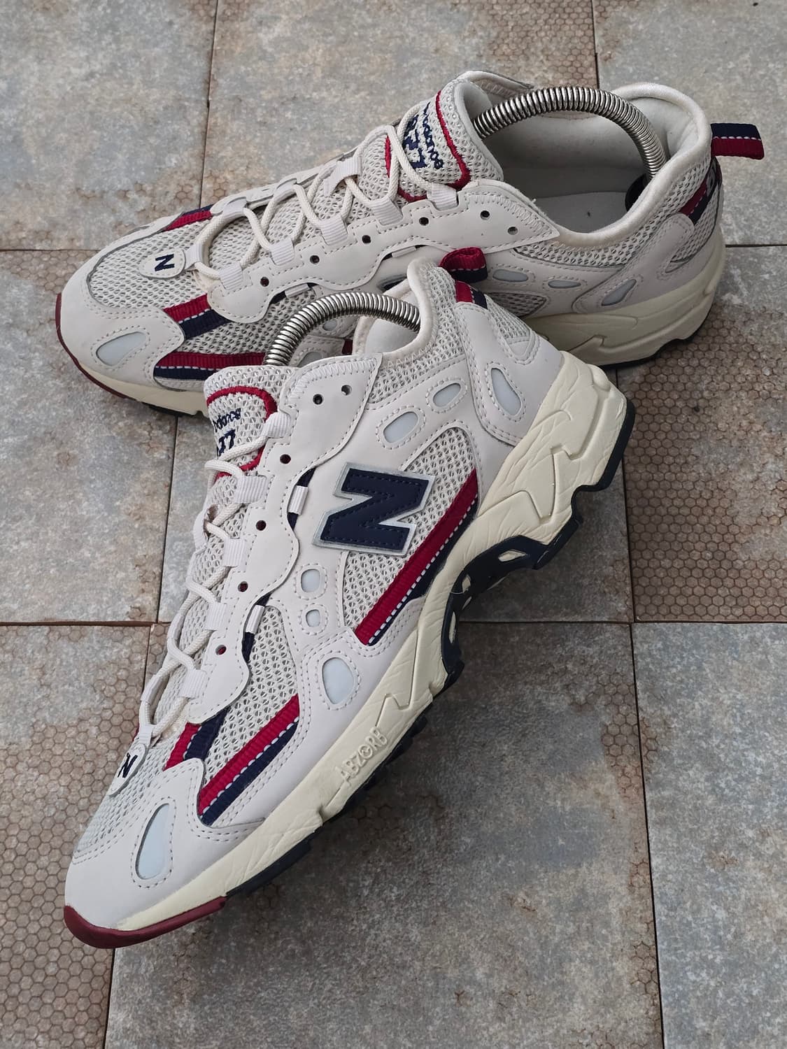 (275)뉴발란스 827 베이지 상품이미지3