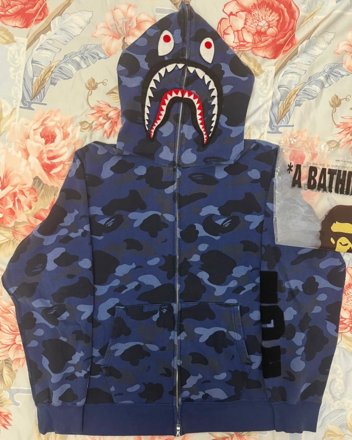 [ 2XL ] 베이프 샤크 후드집업 청계 (택 비닐백 보유) 상품이미지1