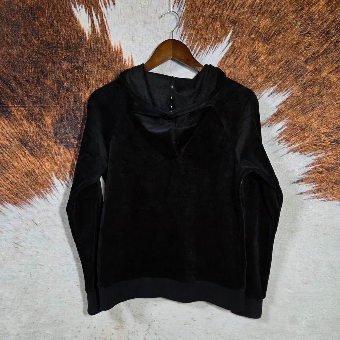 리복 벨벳 블랙 실버 자수 후드집업 상품이미지4