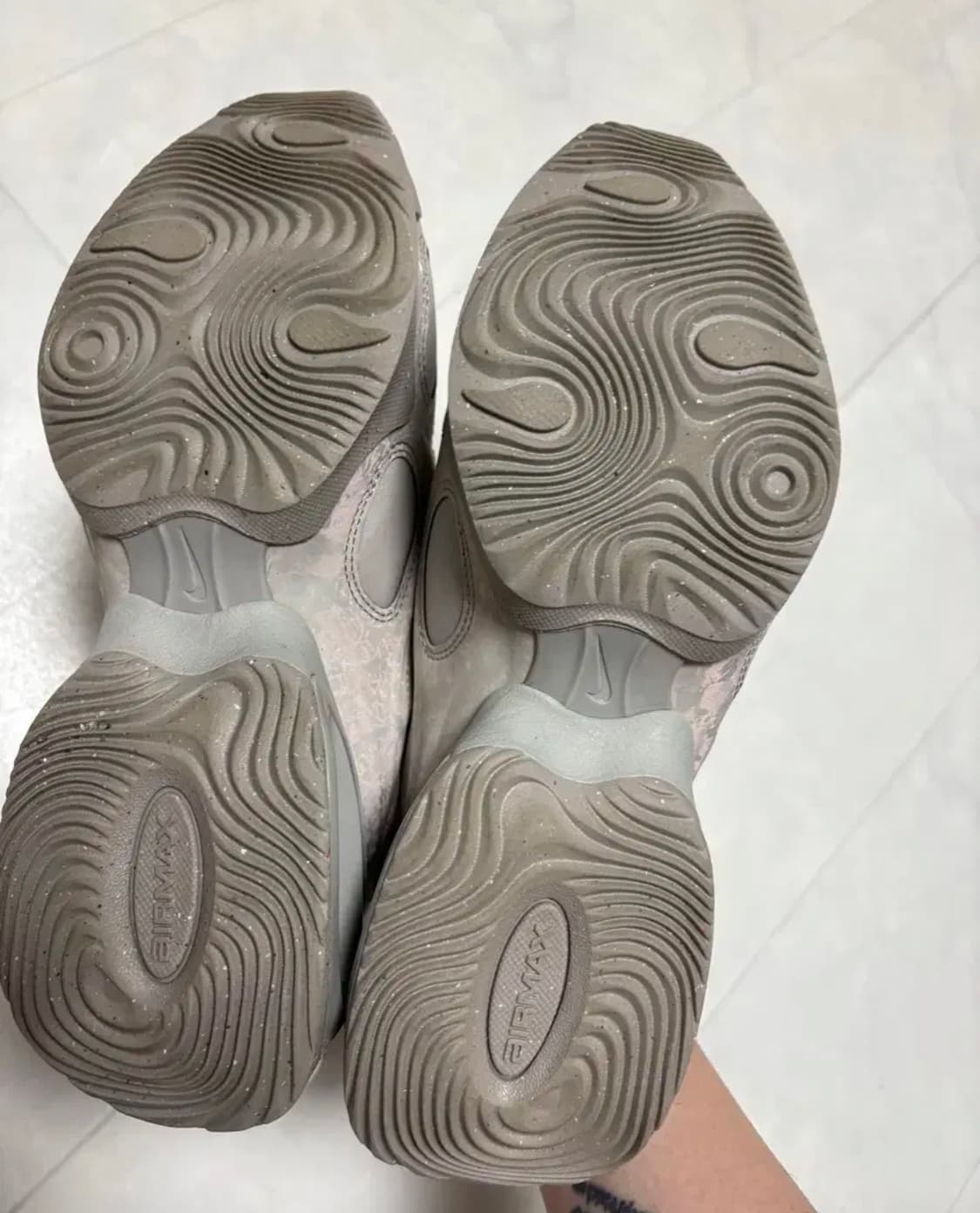 (W) 나이키 에어맥스 뮤즈 컬리지 그레이 245 상품이미지6