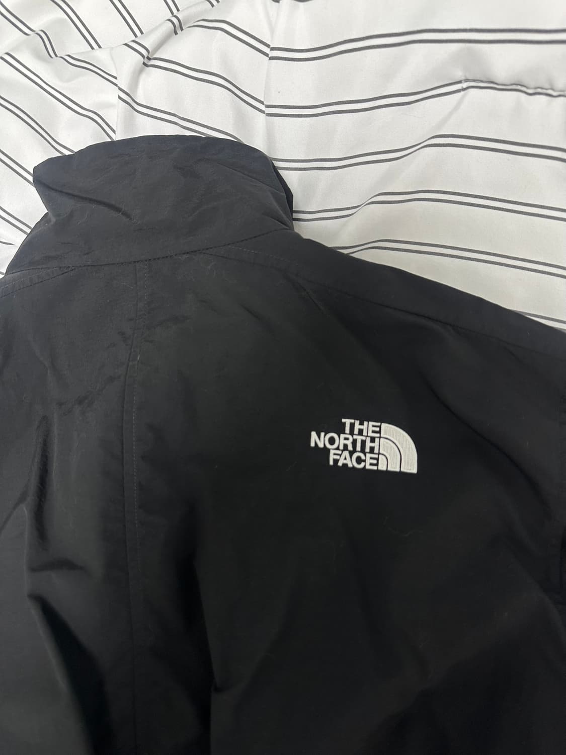 노스페이스 크롭 바람막이 자켓 상품이미지3