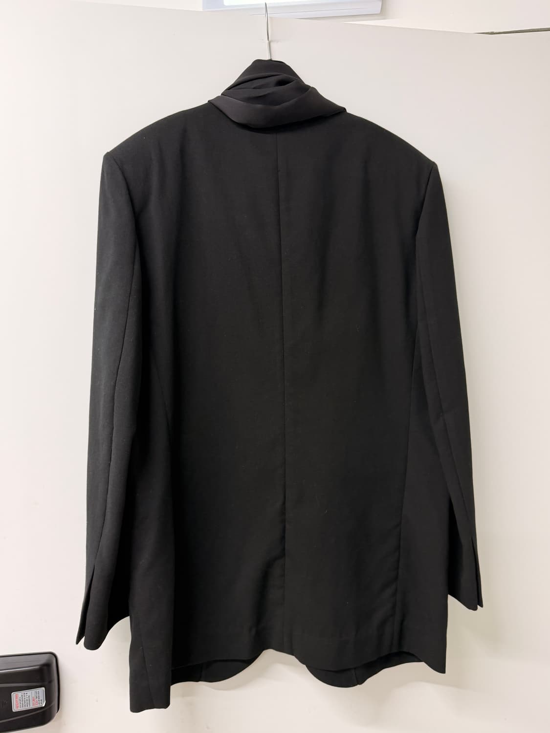 문탠 블랙 탈부착 스카프 자켓 (새상품) 상품이미지4