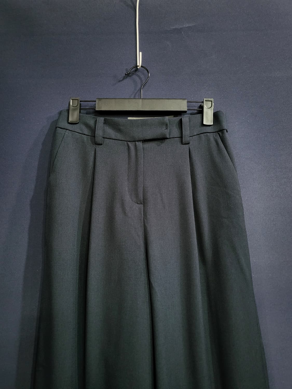 엣지 핀턱 와이드핏 팬츠(새상품) 상품이미지2